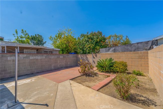 11909 Lowemont St, House other with 2 bedrooms, 1 bathrooms and 2 parking in Norwalk CA | Image 17