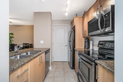 214 - 19320 65 Ave, Condo with 1 bedrooms, 1 bathrooms and 2 parking in Surrey BC | Image 3