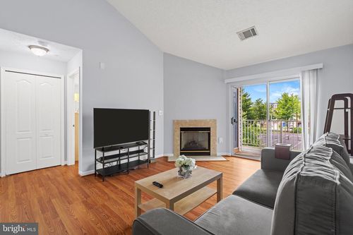 1-311-8961 Town Center Cir, UPPER MARLBORO, MD, 20774-4772 | Card Image