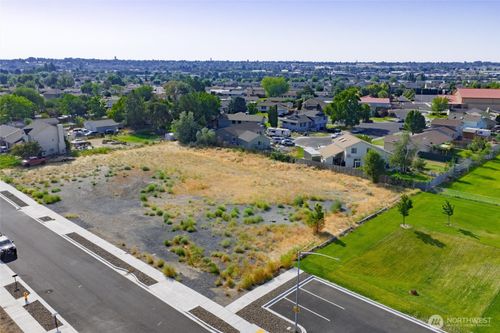 1039 W Virginia St, Moses Lake, WA, 98837-1458 | Card Image
