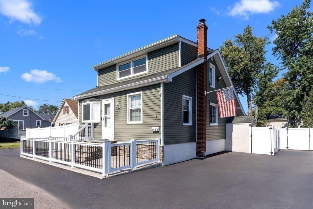 Eddington Ave, Bensalem, PA 19020