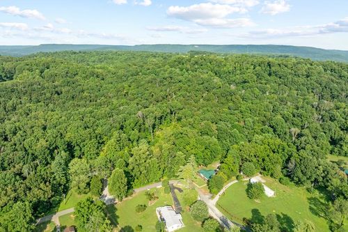 319 Burton Rd, Sparta, TN, 38583-1781 | Card Image