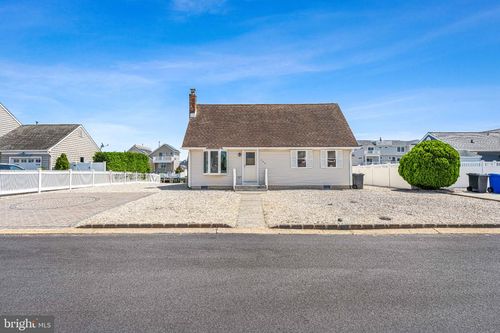 149 Arthur Dr, Manahawkin, NJ, 08050-3668 | Card Image