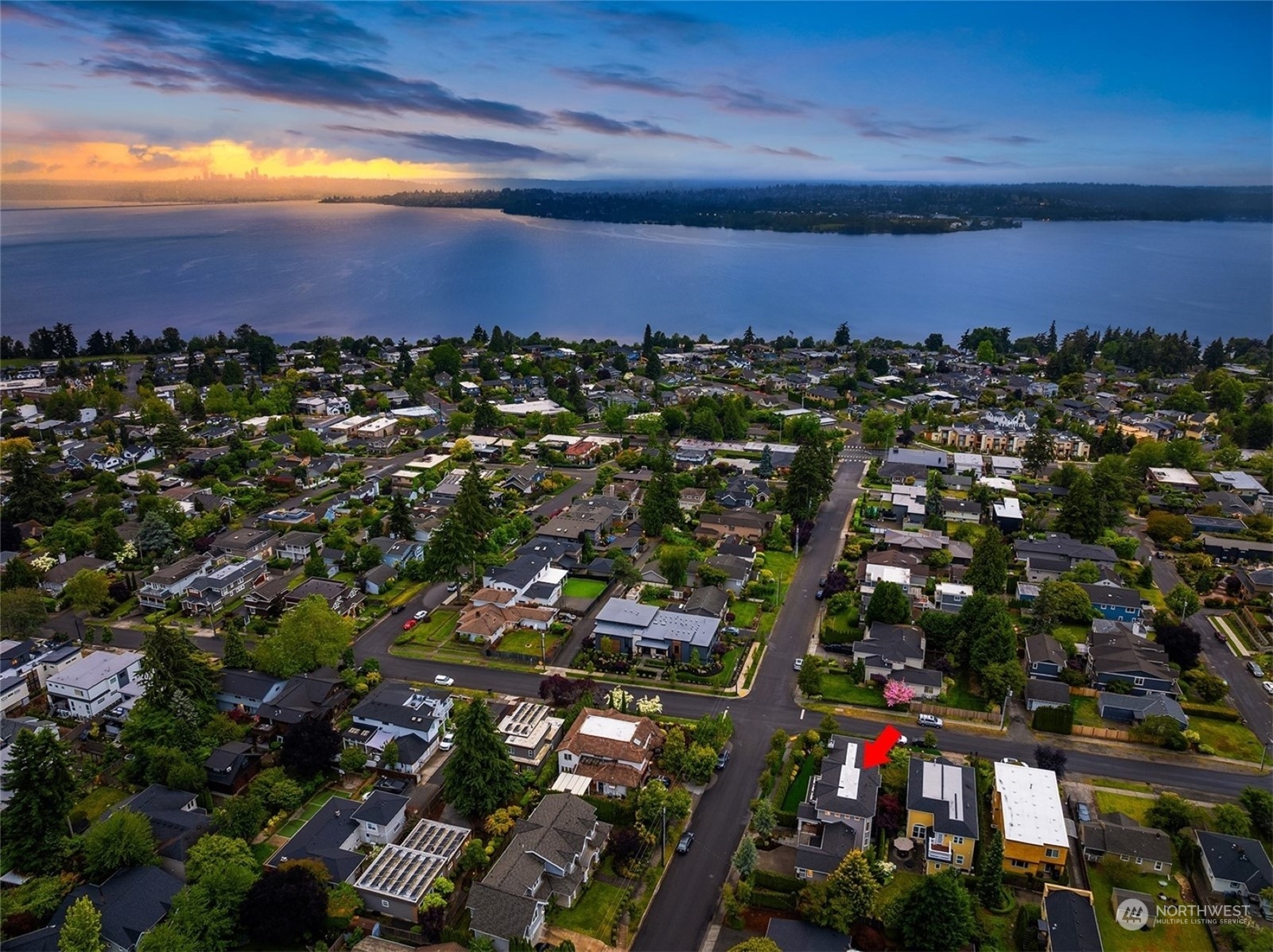 13th Ave, Kirkland, WA 98033