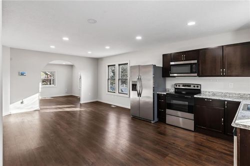 724 N Osage St, Independence, MO, 64050-2740 | Card Image