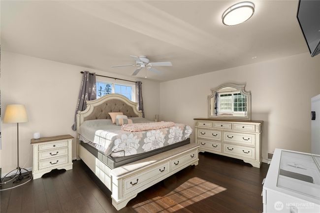 21010 Hobson Rd Se, House other with 3 bedrooms, 3 bathrooms and 7 parking in Yelm WA | Image 24