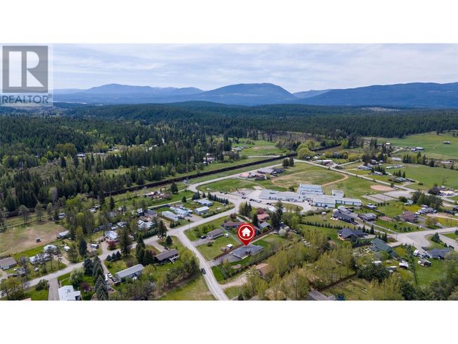 7333 George Rd, House other with 3 bedrooms, 3 bathrooms and 2 parking in Jaffray BC | Image 44