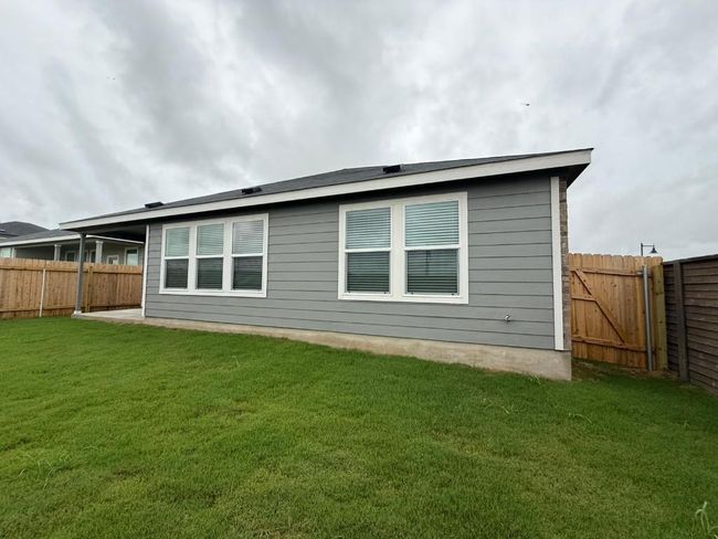 Back of property featuring a gate | Image 31
