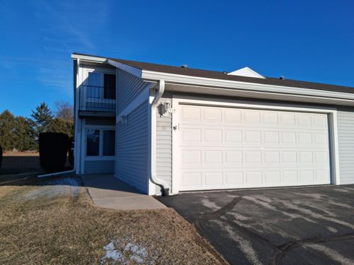 350 Hartford Sq, Hartford, WI, 53027-1977 | Card Image