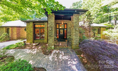 200 Maple Hill Dr, Flat Rock, NC, 28731-9524 | Card Image