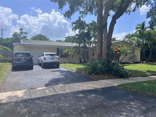 880 Azalea Ct, Plantation, FL, 33317-1202 | Card Image