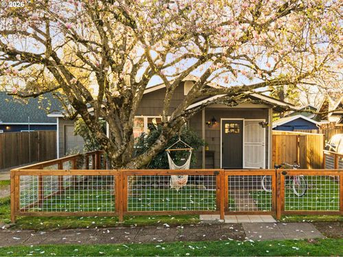 4517 Ne 85th Ave, Portland, OR, 97220-4849 | Card Image