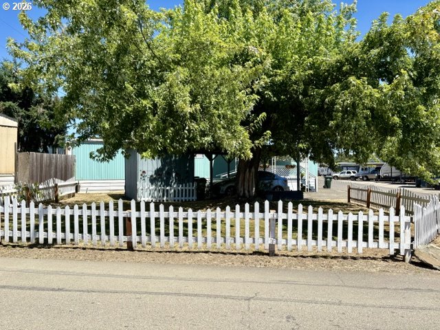 Residential in Sutherlin 3