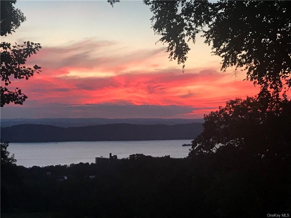 Law Rd, Briarcliff Manor, NY 10510
