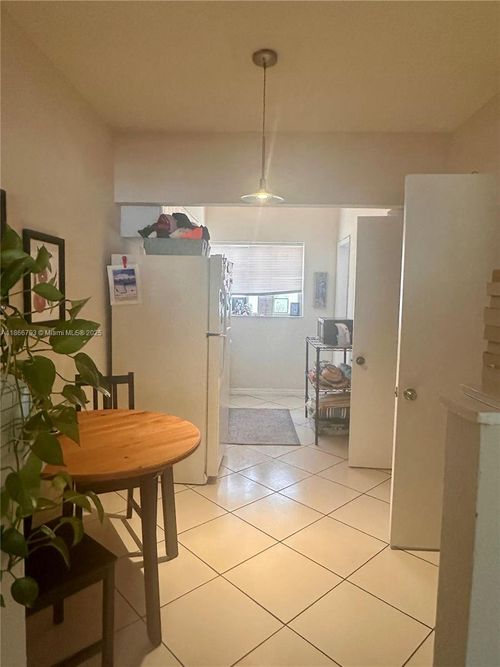 apt-16-330 74th St, Miami Beach, FL, 33141-2770 | Card Image