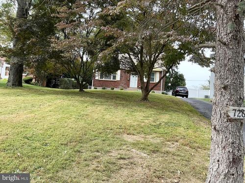 728 Oak Way, HAVERTOWN, PA, 19083-3228 | Card Image