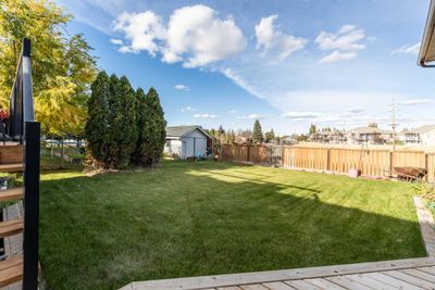 37 Hewitt Crt Ne, House detached with 5 bedrooms, 2 bathrooms and 5 parking in Medicine Hat AB | Image 3