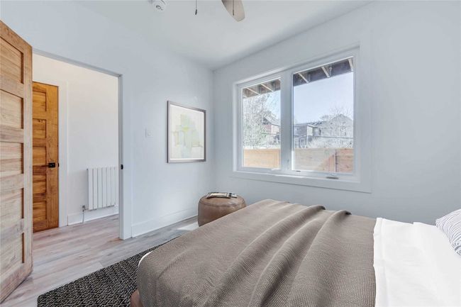 MAIN - 327 Kenilworth Ave, House other with 2 bedrooms, 1 bathrooms and 1 parking in Toronto ON | Image 9