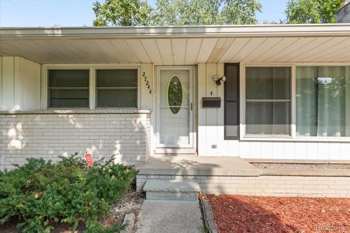 27244 Spring Arbor Dr, Southfield, MI, 48076-3578 | Card Image