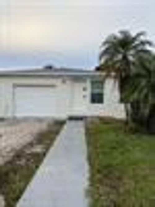 3693 Lakewood Rd, Palm Springs, FL, 33461-3572 | Card Image