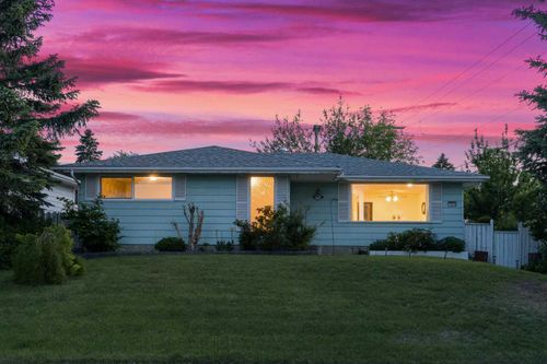 7035 Huntercrest Rd Nw, Calgary, AB, T2K4J9 | Card Image