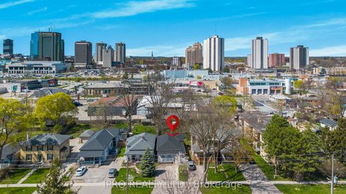 368 Simcoe St, London, ON, N6B1J7 | Card Image