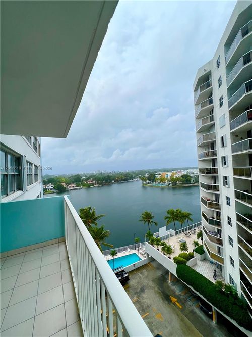 7e-5838 Collins Avenue, Miami Beach, FL, 33140 | Card Image