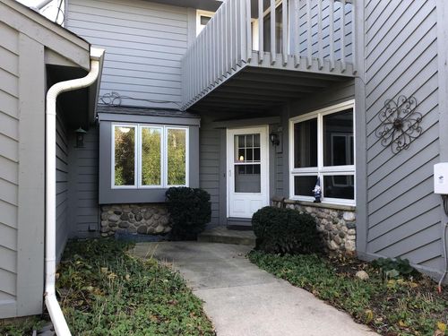 15634 W Ridge Road, New Berlin, WI, 53151 | Card Image