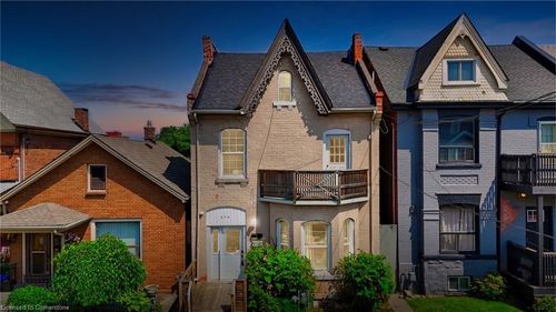 2-214 Mary St, Hamilton, ON, L8L4W1 | Card Image