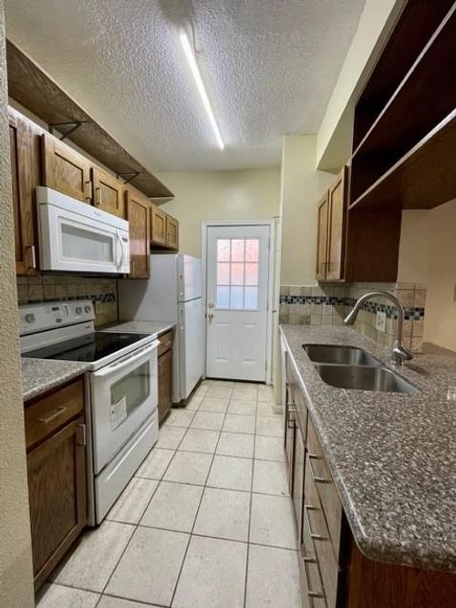2305-7575 Cambridge St, Houston, TX, 77054-2041 | Card Image