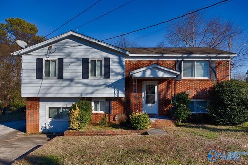 5000 Rolling Hills Dr Nw, Huntsville, AL, 35810-1850 | Card Image