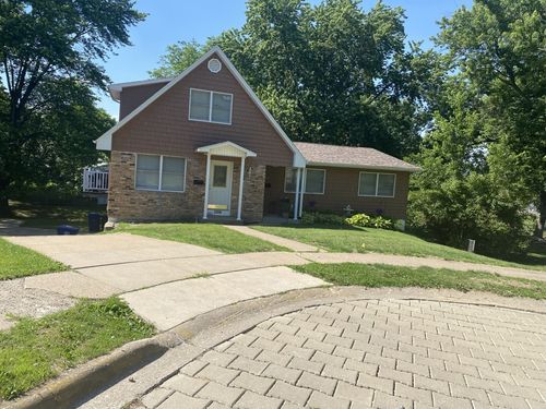 58-2356-58 Hillandale Rd, Davenport, IA, 52804-2672 | Card Image