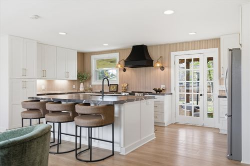 405 Meadowgreen Dr, Franklin, TN, 37069-4508 | Card Image