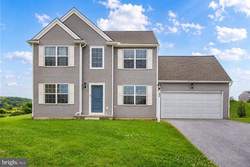 303 Magnolia Ln, NEW PROVIDENCE, PA, 17560-9003 | Card Image