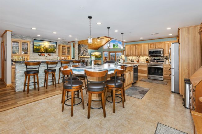 1207 - 2015-7 Czech Court, Condo with 3 bedrooms, 2 bathrooms and null parking in STRONGS PRAIRIE WI | Image 4