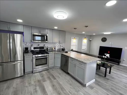 14 Lathrop St, Salem, MA, 01970-4115 | Card Image