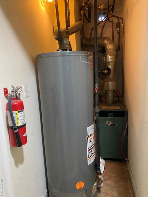 801 E 163rd St, Bronx, NY, 10456-7238 | Card Image