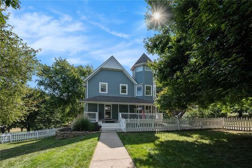 12020 N Windbrook Ct, Parkville, MO, 64152-1496 | Card Image