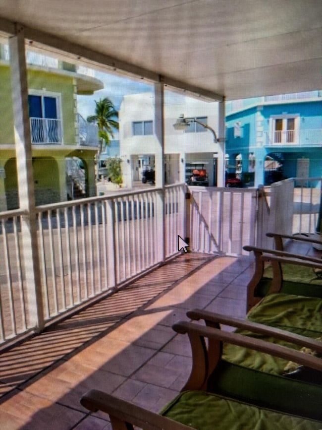 232-Porch | Image 12