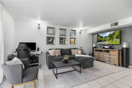 52-1105 N Dresden St, Anaheim, CA, 92801-1924 | Card Image