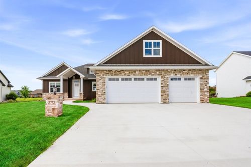 2712 Creekwood Circle Circle, BELLEVUE, WI, 54311 | Card Image
