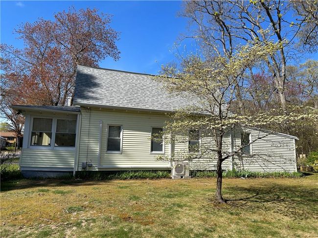 40 Lima St, House other with 3 bedrooms, 1 bathrooms and 4 parking in Warwick RI | Image 4
