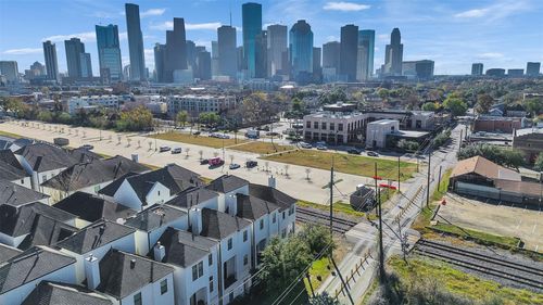 1877 Dart St, Houston, TX, 77007-4432 | Card Image