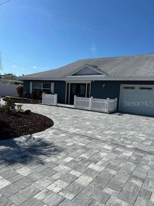 9312 Kingston Rd, BRADENTON, FL, 34210-2029 | Card Image