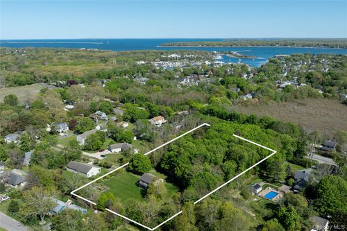 427 Sound Rd, Greenport, NY, 11944-1000 | Card Image
