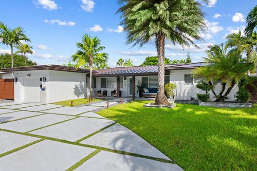 2041 Ne 52nd St, Fort Lauderdale, FL, 33308-3704 | Card Image