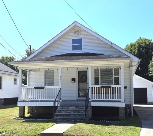 810 34th St, Vienna, WV, 26105-2552 | Card Image