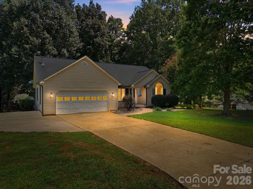 120 Strawberry Ln, Salisbury, NC, 28147-8101 | Card Image