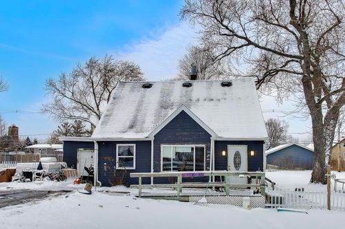 4910 Parkview Dr, Mccullom Lake, IL, 60050-2461 | Card Image