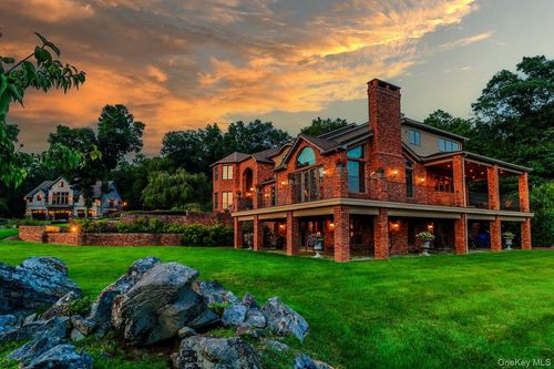 16 Reynwood Dr, Brewster, NY, 10509-5328 | Card Image